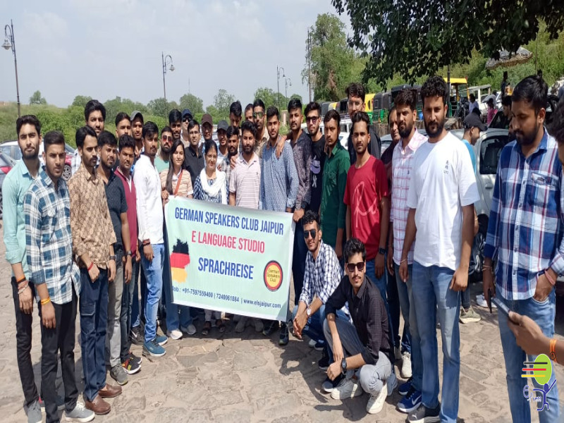 विदेशी भाषा सीखने वाले विद्यार्थियों ने देखी जयपुर की विरासत